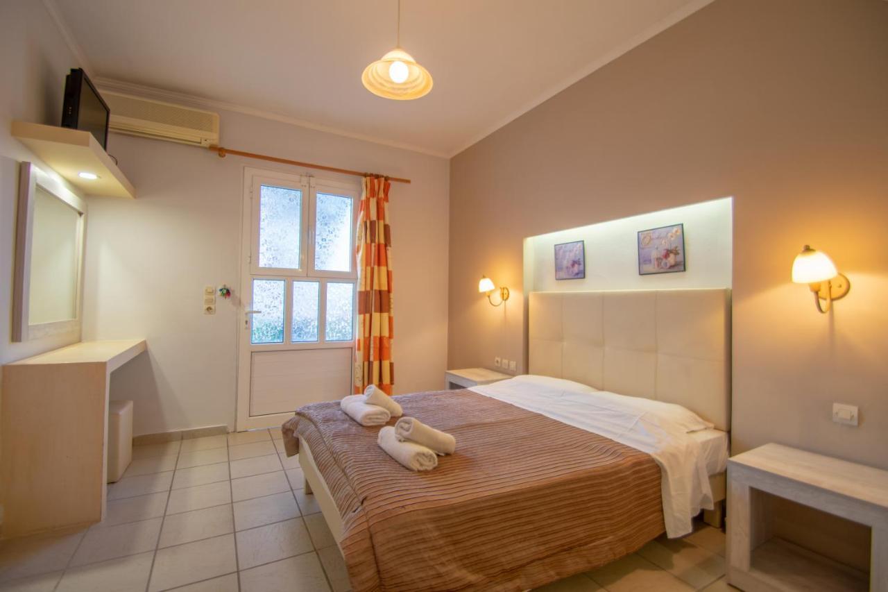 Agoulos Beach Hotel Argászi Kültér fotó