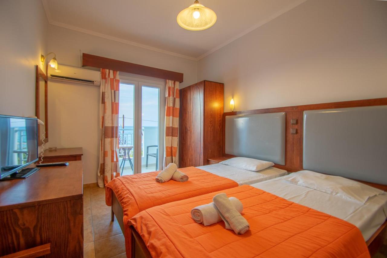 Agoulos Beach Hotel Argászi Kültér fotó
