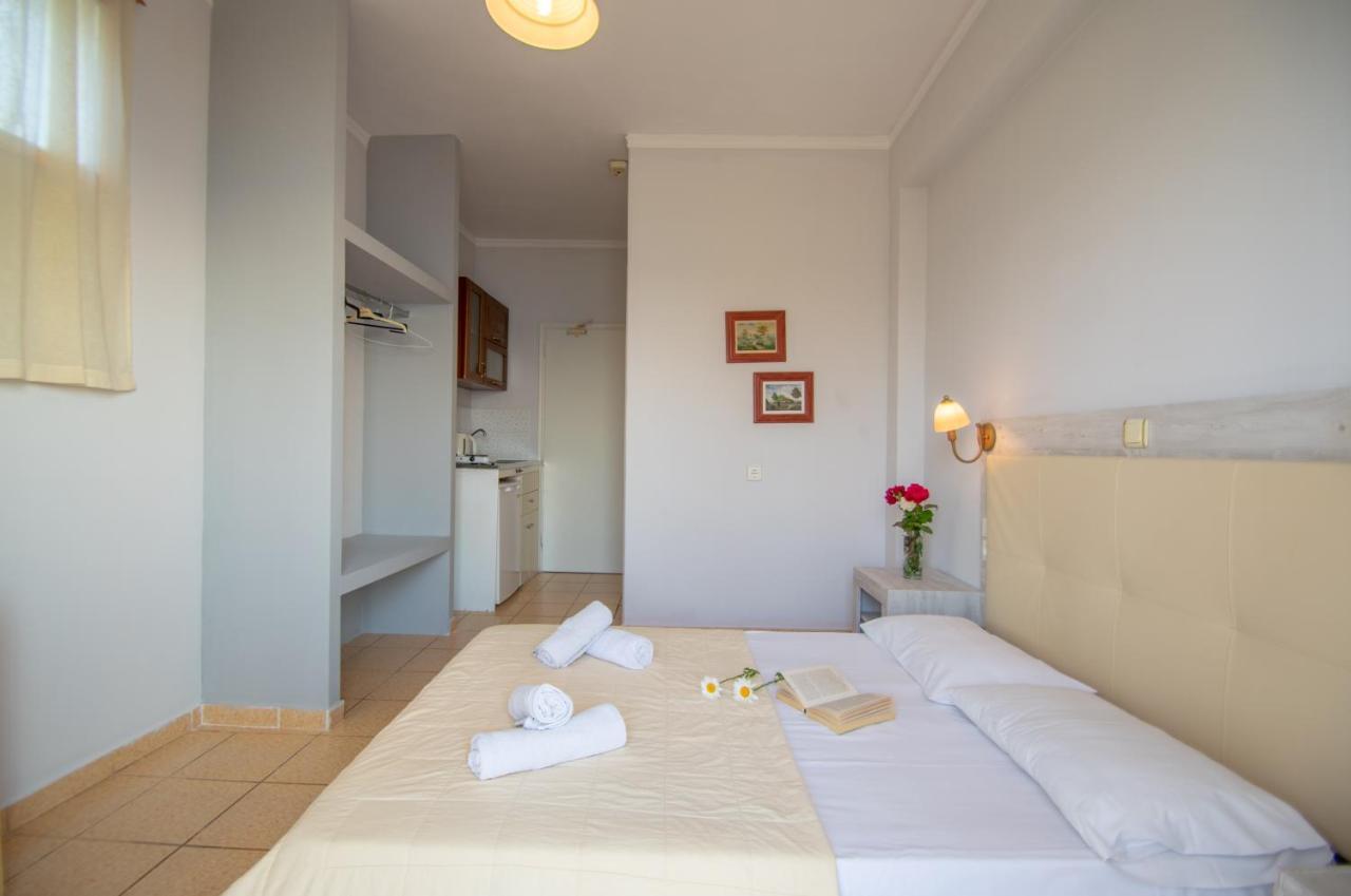 Agoulos Beach Hotel Argászi Kültér fotó
