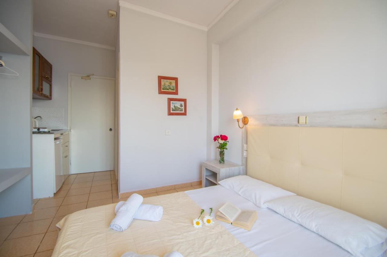 Agoulos Beach Hotel Argászi Kültér fotó