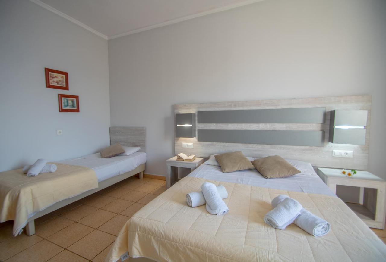 Agoulos Beach Hotel Argászi Kültér fotó