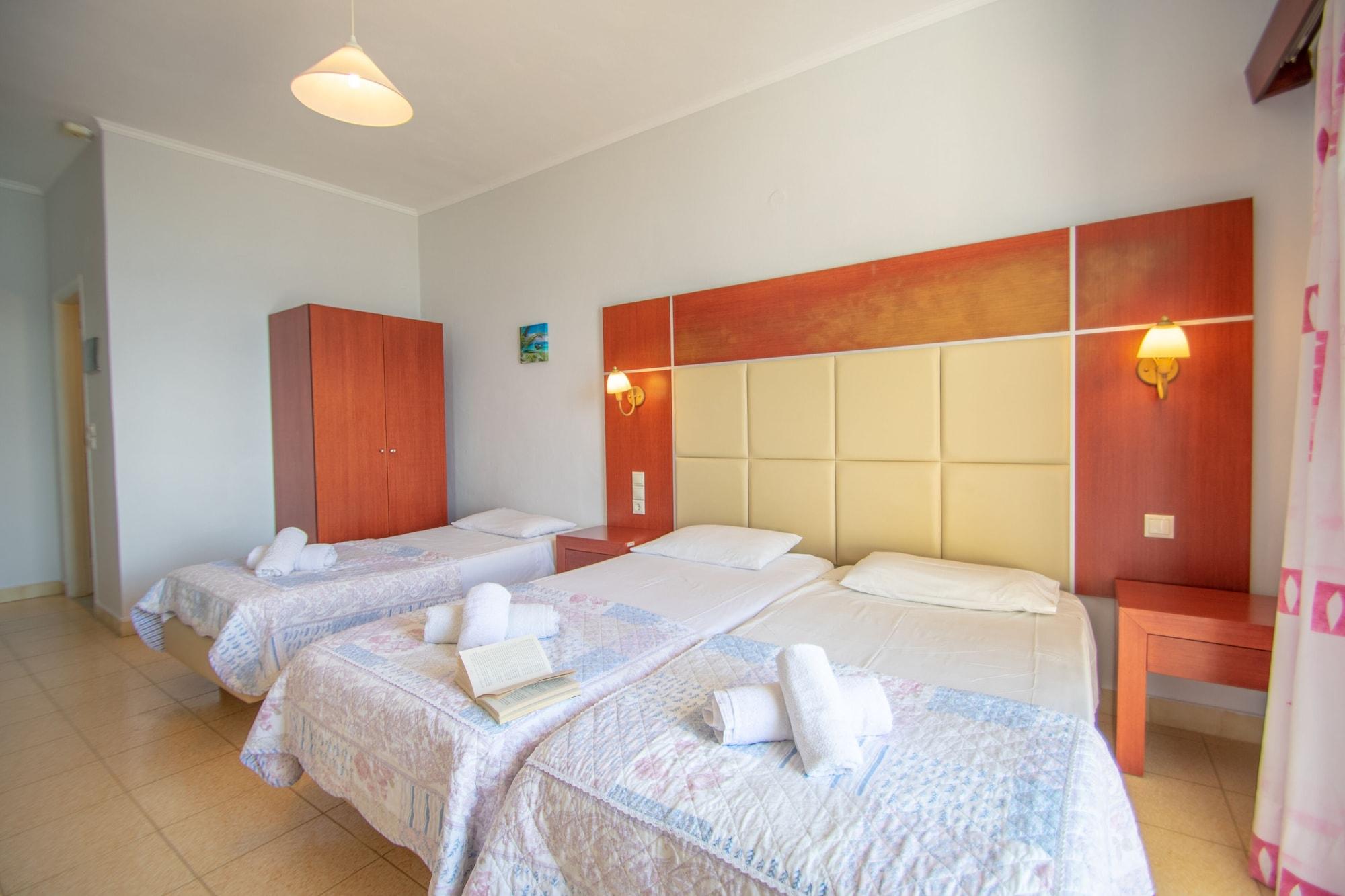 Agoulos Beach Hotel Argászi Kültér fotó