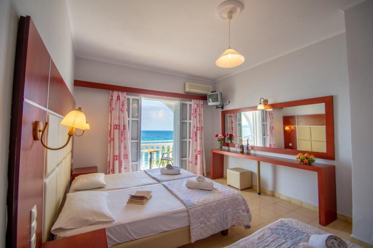 Agoulos Beach Hotel Argászi Kültér fotó